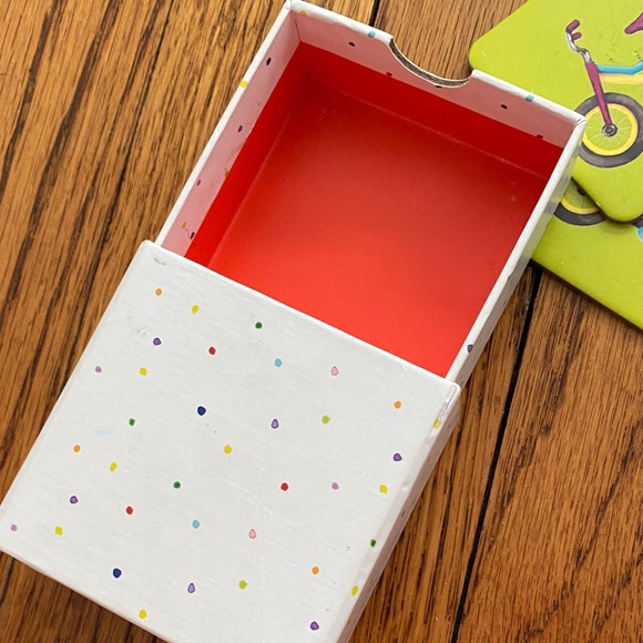 Lovevery Things That Move Memory Matching Game Investigator
Play Kit 31-33 M - Picture 6 of 7